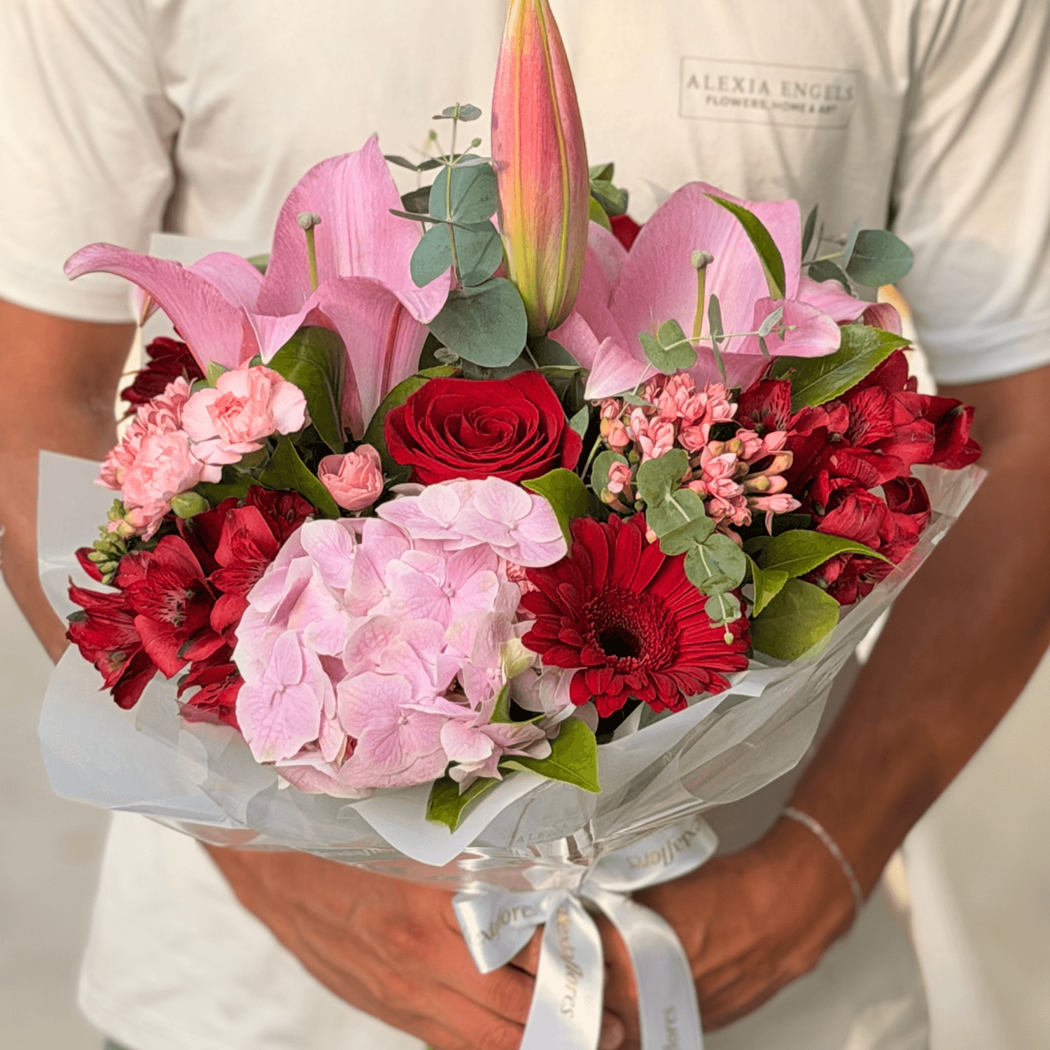 Buquê Mix de Flores (Tons Vermelho e Rosa) 12 Flores