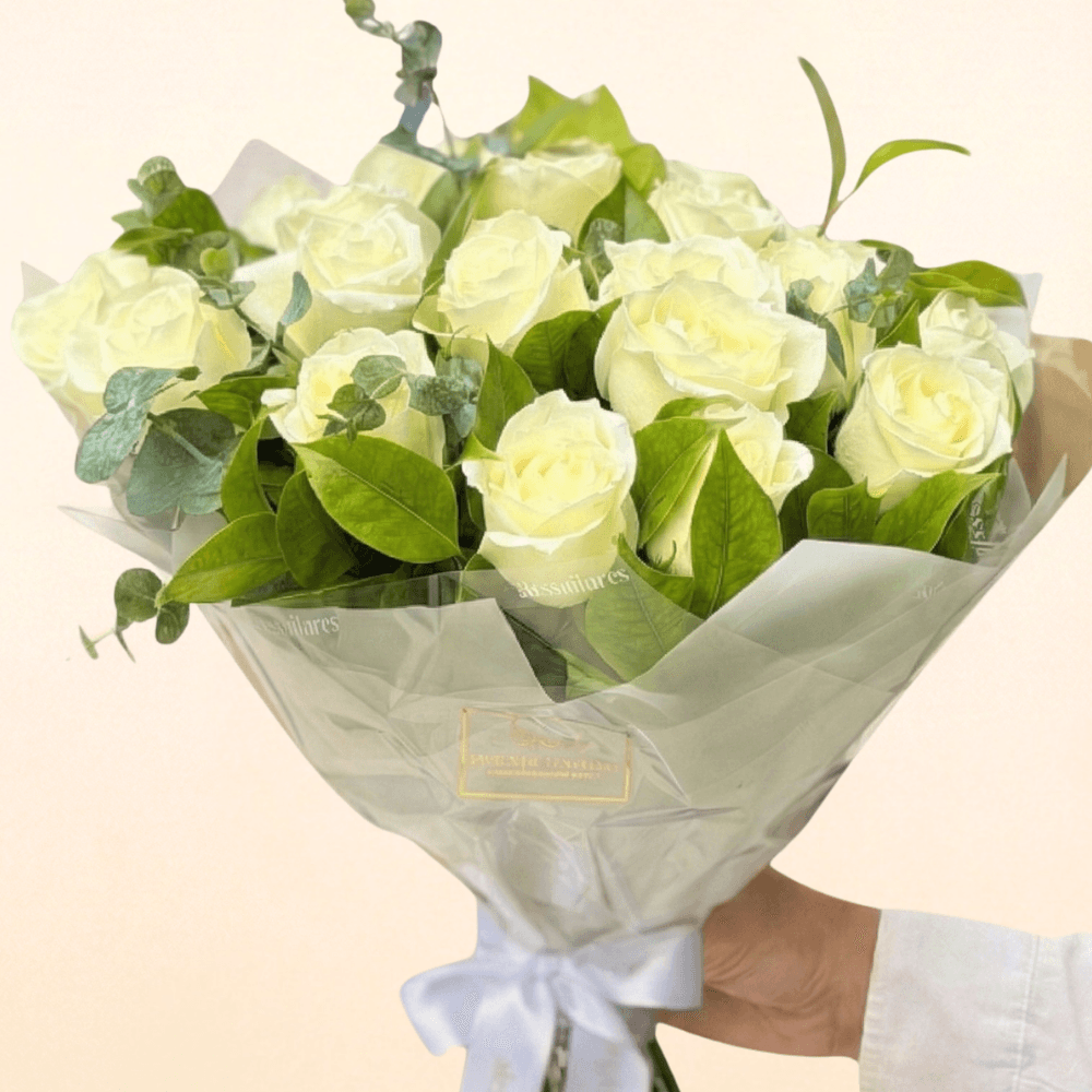 Buquê com 24 Rosas Brancas