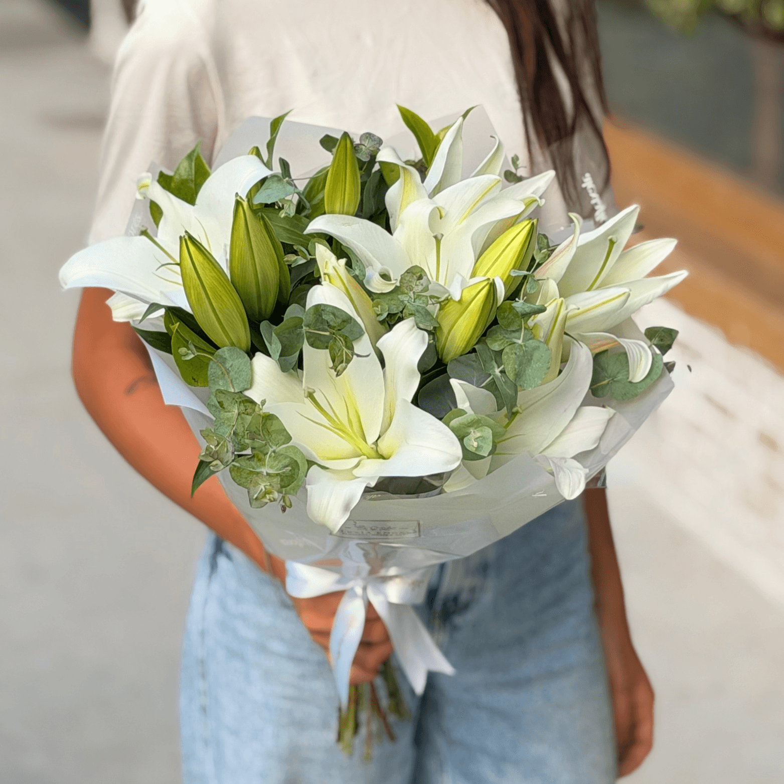 Buquê com Lírios Brancos (6 Flores)