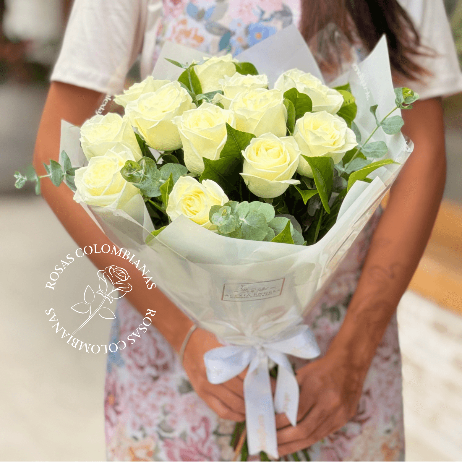 Buquê com 12 Rosas Brancas